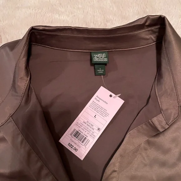 Sexy 3 Button Blouse - Picture 4 of 9